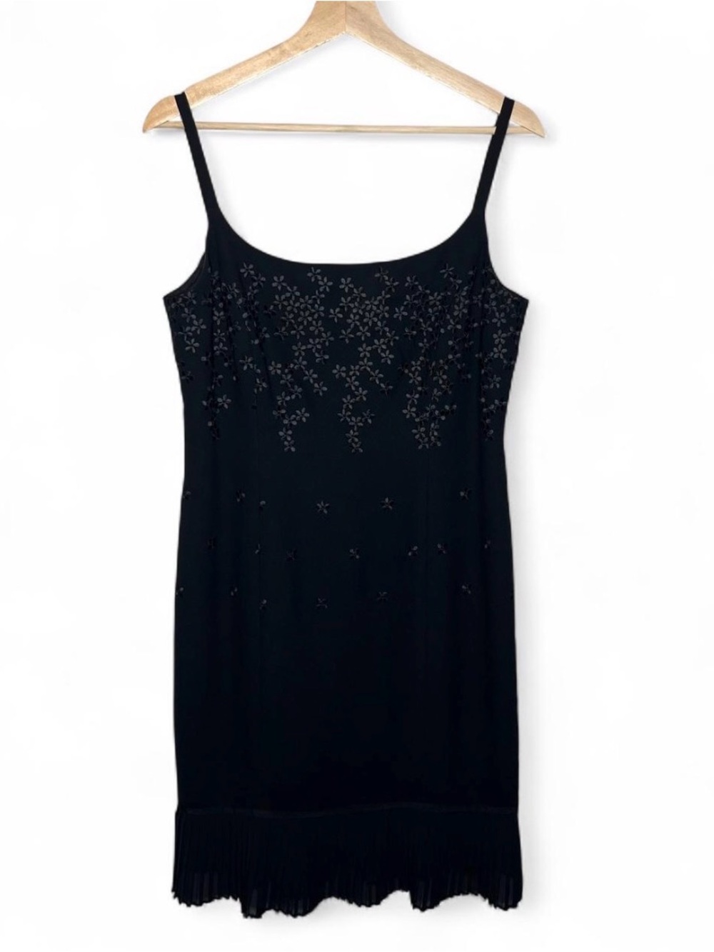 90s Vintage Black Floral Embroidered Pleated Hem Knee Length Cocktail Dress